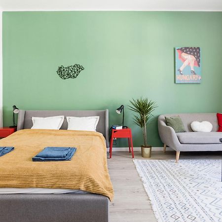 Stylish And Colourful Apartment In The City Centre ブダペスト エクステリア 写真