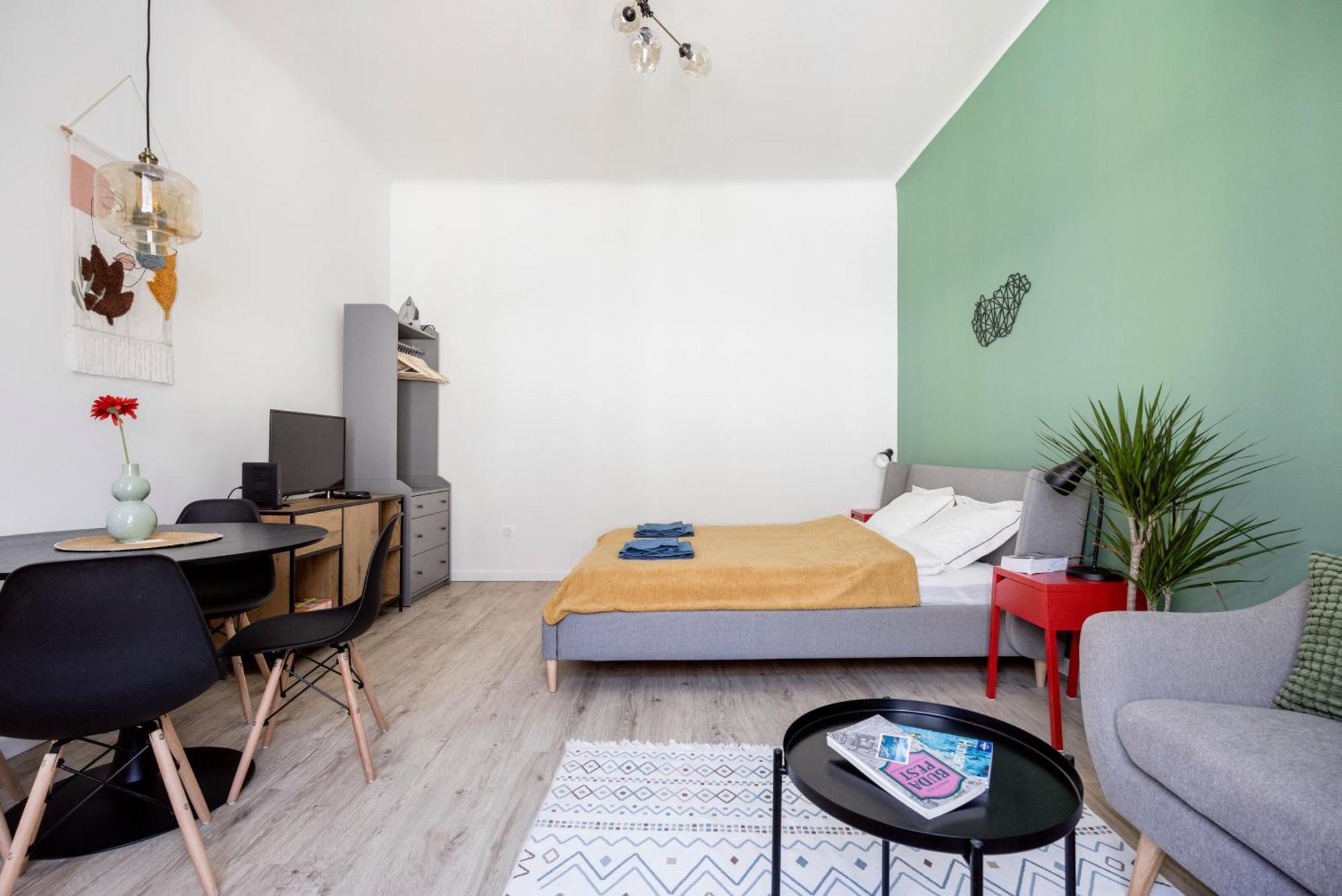 Stylish And Colourful Apartment In The City Centre ブダペスト エクステリア 写真